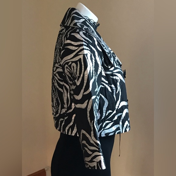 V Cristina Black Silver Metallic Floral Print Double Breasted 3/4th Sleeves SZ M - Picture 2 of 15